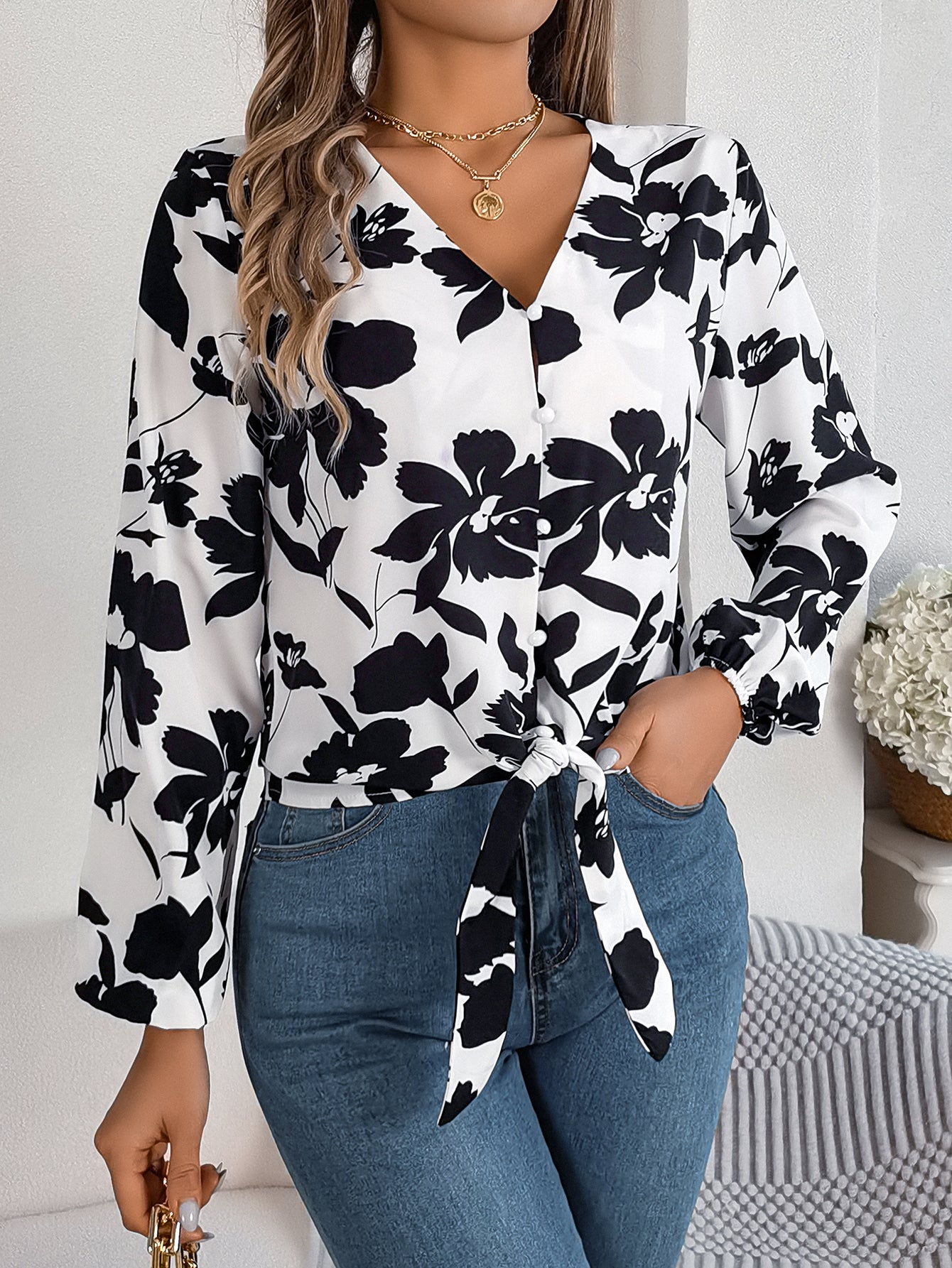 Women's Color-Blocked Floral Lantern Sleeve Tie-Waist Chiffon Top