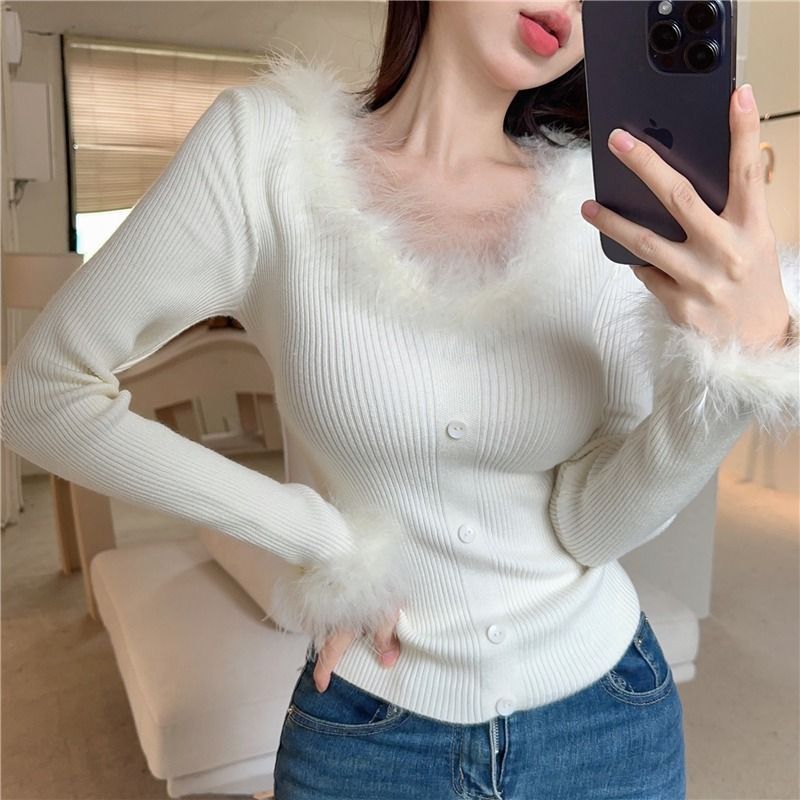 Elegant V-neck Form-fitting Short Base Layer Top For Women