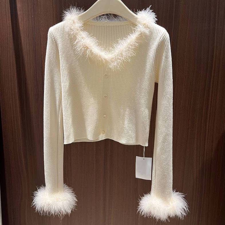 Elegant V-neck Form-fitting Short Base Layer Top For Women