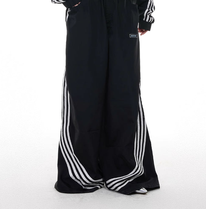 Loose Sports And Leisure Suit