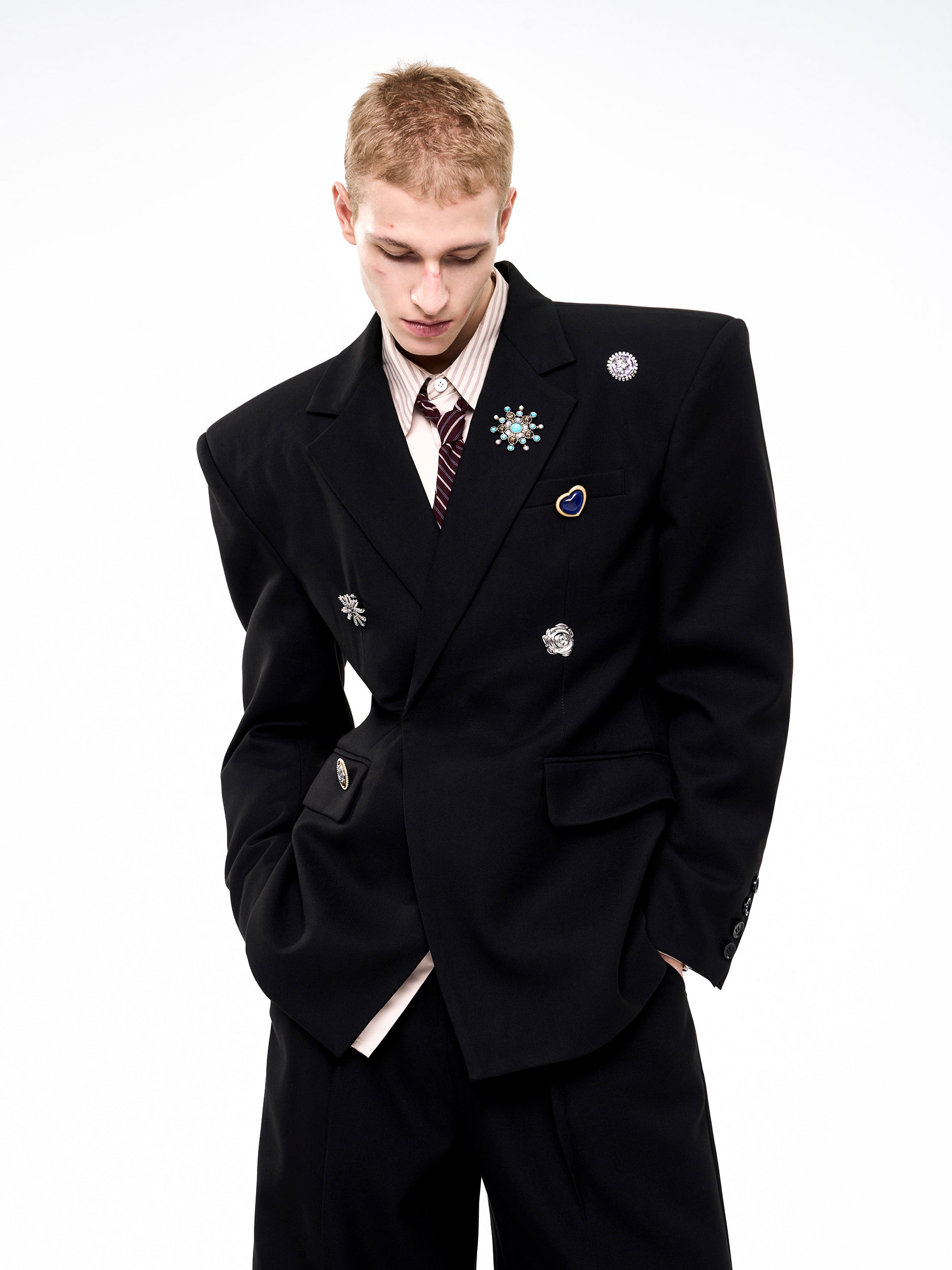 High-grade Light Luxury Metal Brooch Men's Tight Waist Crisp Wool Suit